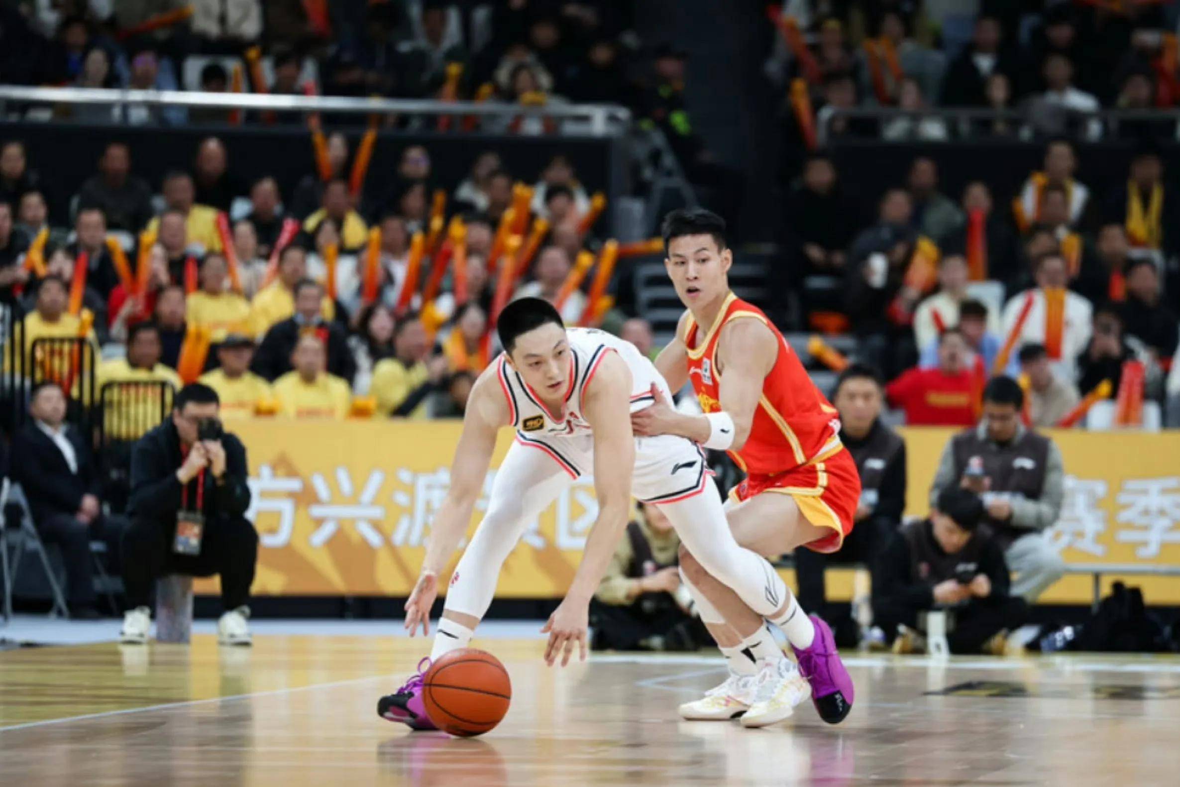 广厦队客场大胜,外援联手狂攻击败对手分(广厦的外援呢?) 广厦队客场大胜,外援联手狂攻击败对手分(广厦的外援呢?)