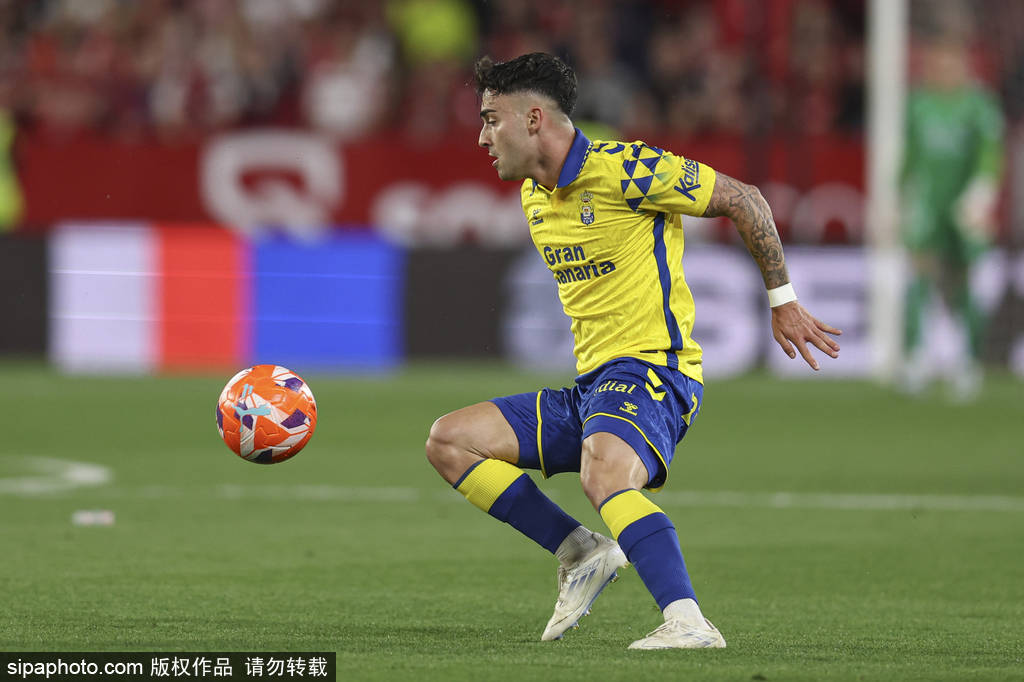 比利亚雷亚尔青年球员崭露头角,助攻锋线掀翻对手的简单介绍 比利亚雷亚尔青年球员崭露头角,助攻锋线掀翻对手的简单介绍