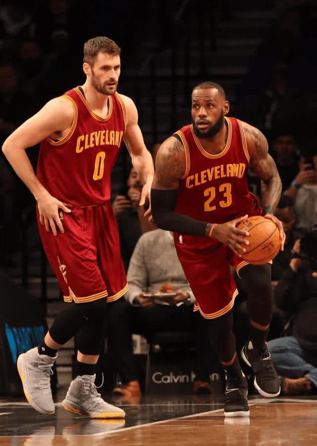 关于力挽狂澜,球队拼尽全力冲刺胜利!的信息 关于力挽狂澜,球队拼尽全力冲刺胜利!的信息