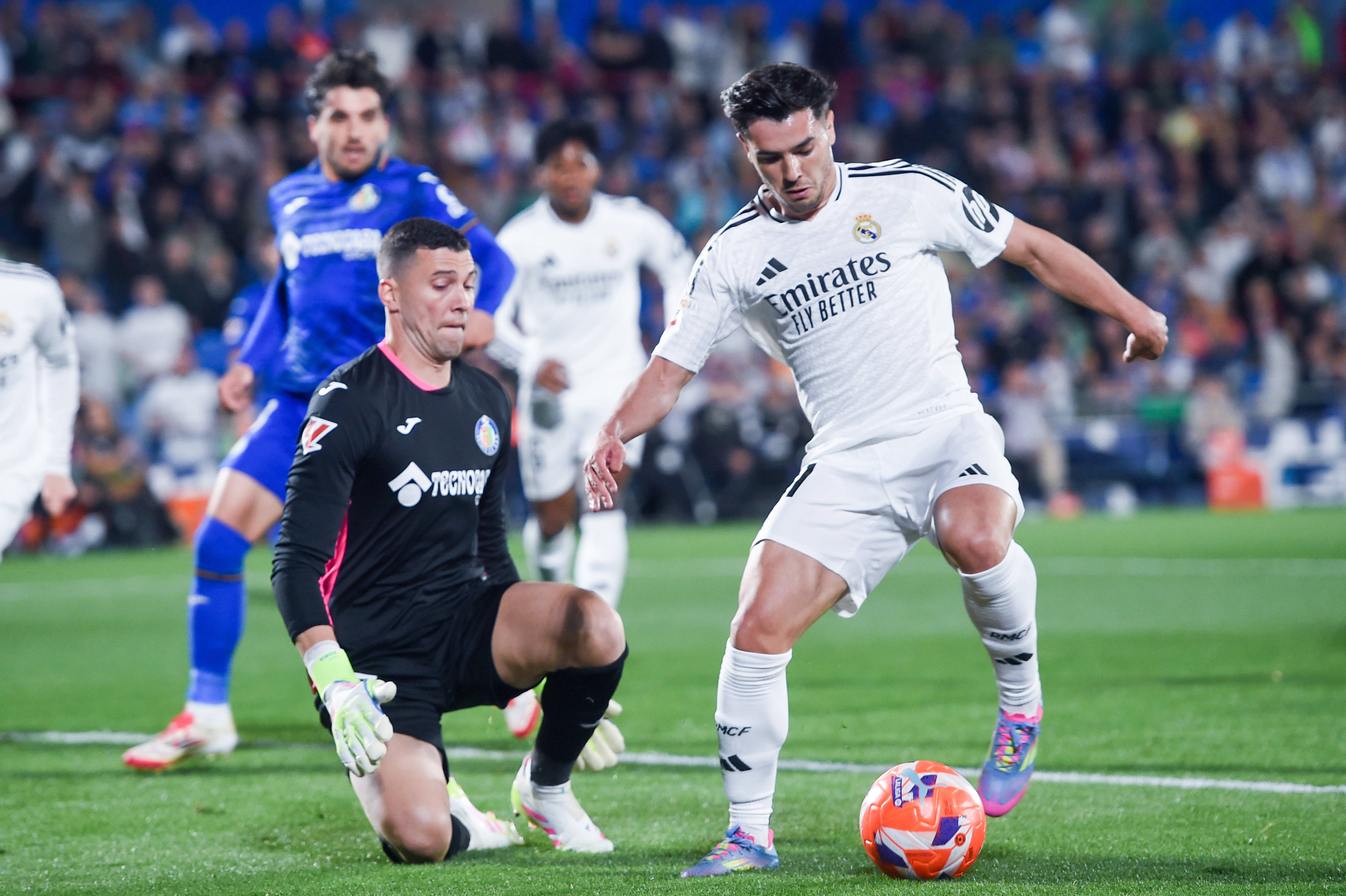 od体育下载-皇马力争在西甲联赛中取得胜利