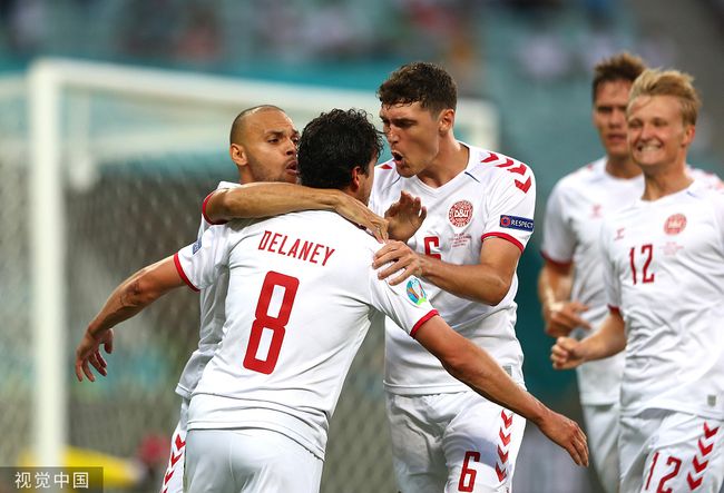 包含俄罗斯惨败丹麦，小组第三告终的词条