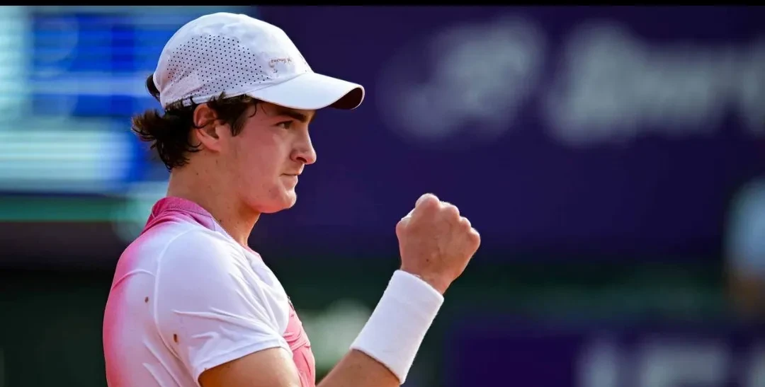 阿根廷选手在网球比赛中获胜 阿根廷选手在网球比赛中获胜