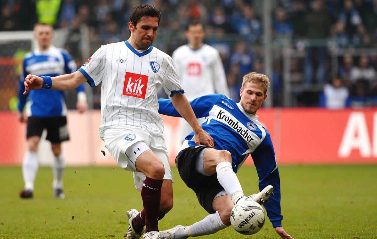 黄队主场失利，士气低迷需加强训练