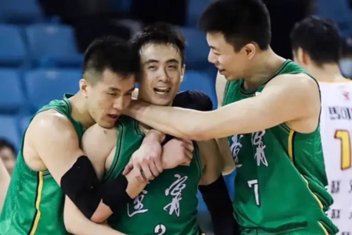 od体育中国官网-球队赛季表现不佳，球员合作关系存疑