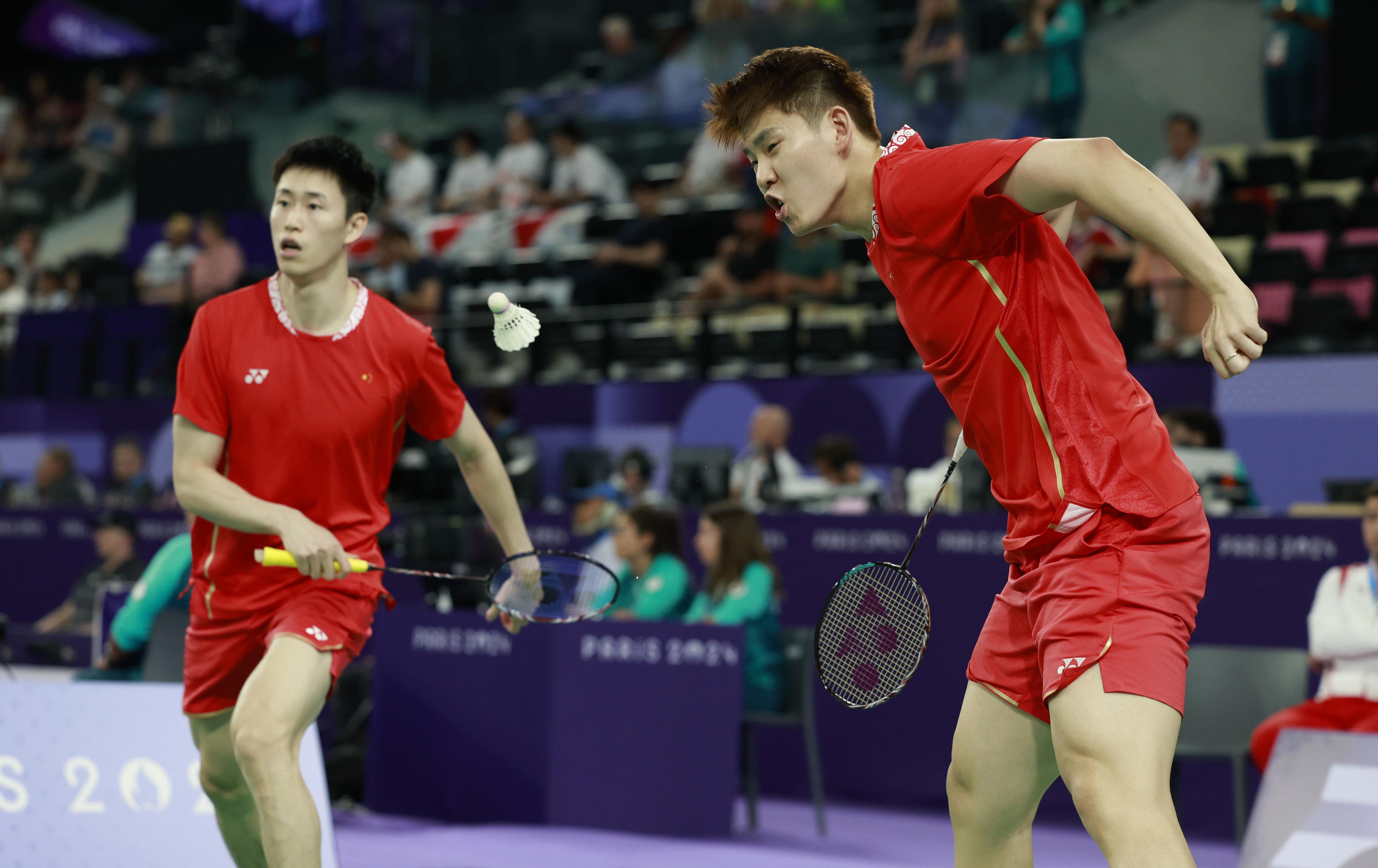 od体育官网app-匹克斯顿羽毛球选手实力强劲，轻松击败对手的简单介绍