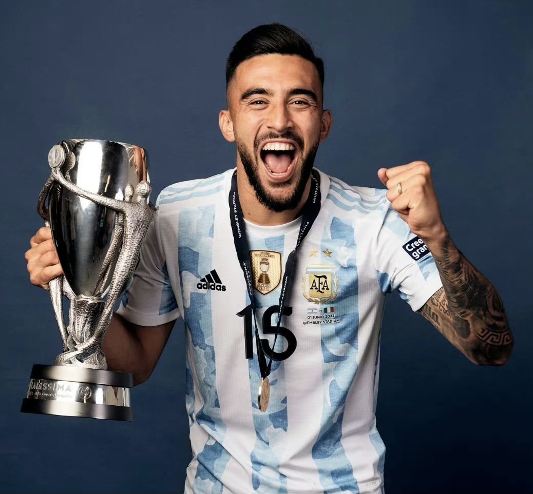 关于墨西哥击剑选手冈萨雷斩获男子花剑比赛金牌的信息 关于墨西哥击剑选手冈萨雷斩获男子花剑比赛金牌的信息