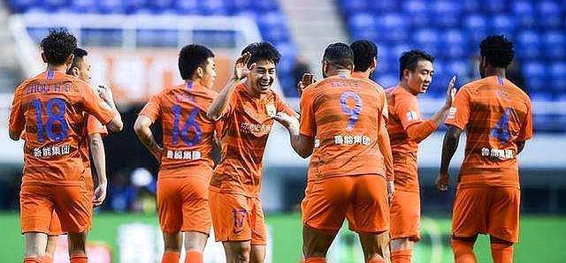 关于山东鲁能豪取五连胜,领先积分榜稳坐榜首的信息 关于山东鲁能豪取五连胜,领先积分榜稳坐榜首的信息